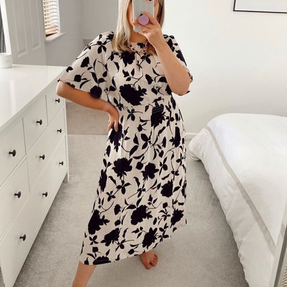 Viscose calf length dress by H&M - Picture 1 of 10